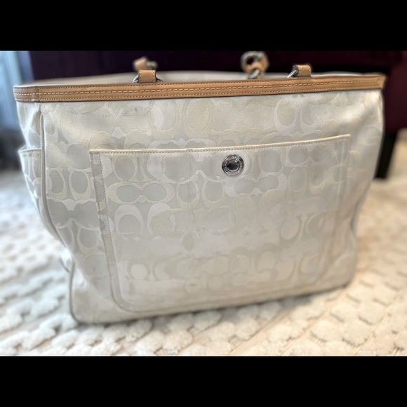 🐝 AUTHENTIC COACH SOHO BABY BAG 🐝SIGNATURE BUMBLE BEE OPTIC WHITE LTD ED w/dc - Picture 5 of 16